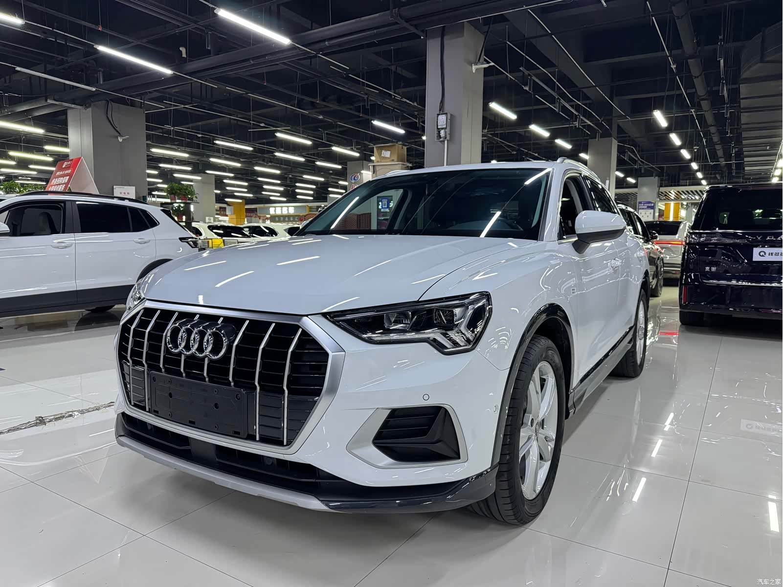 Audi Q3, 2022 11