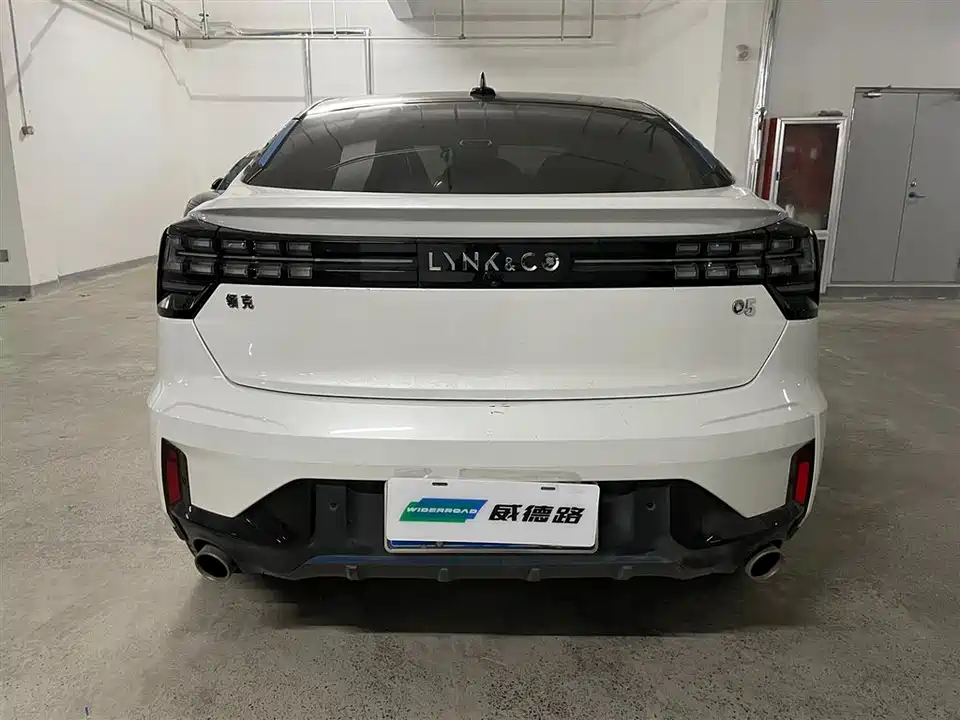 Lynk & Co 05