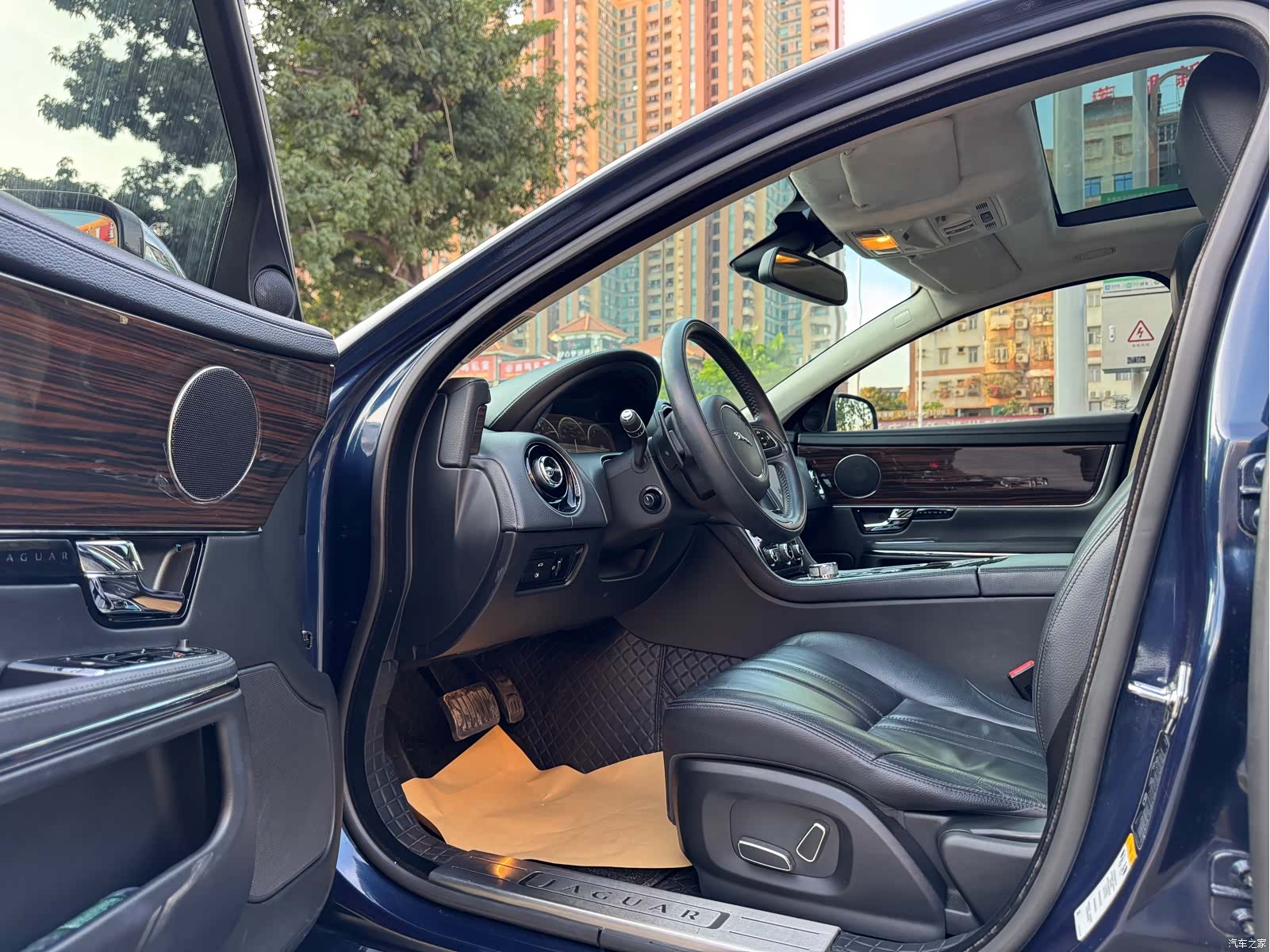 Jaguar XJ, 2014 9