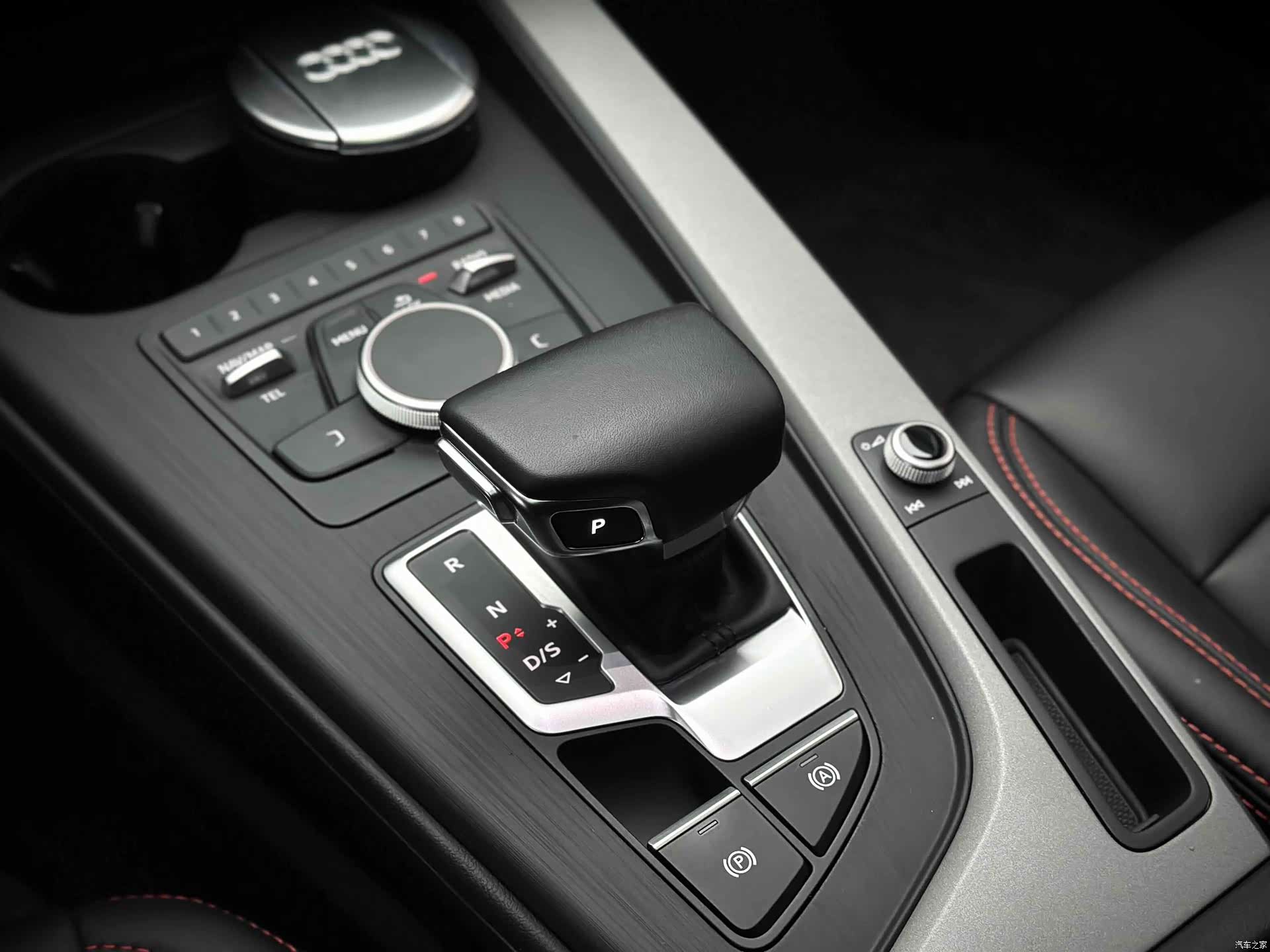 Audi A4L, 2018 6