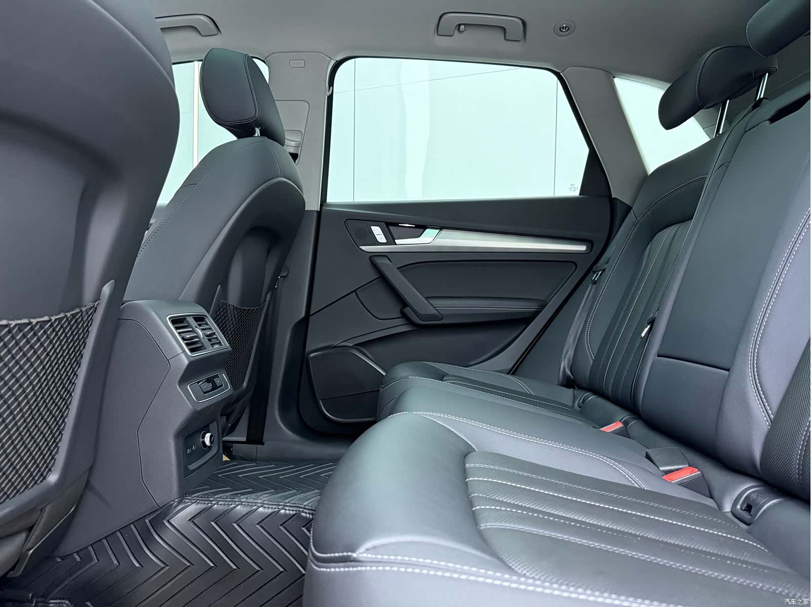 Audi Q5L, 2024 10