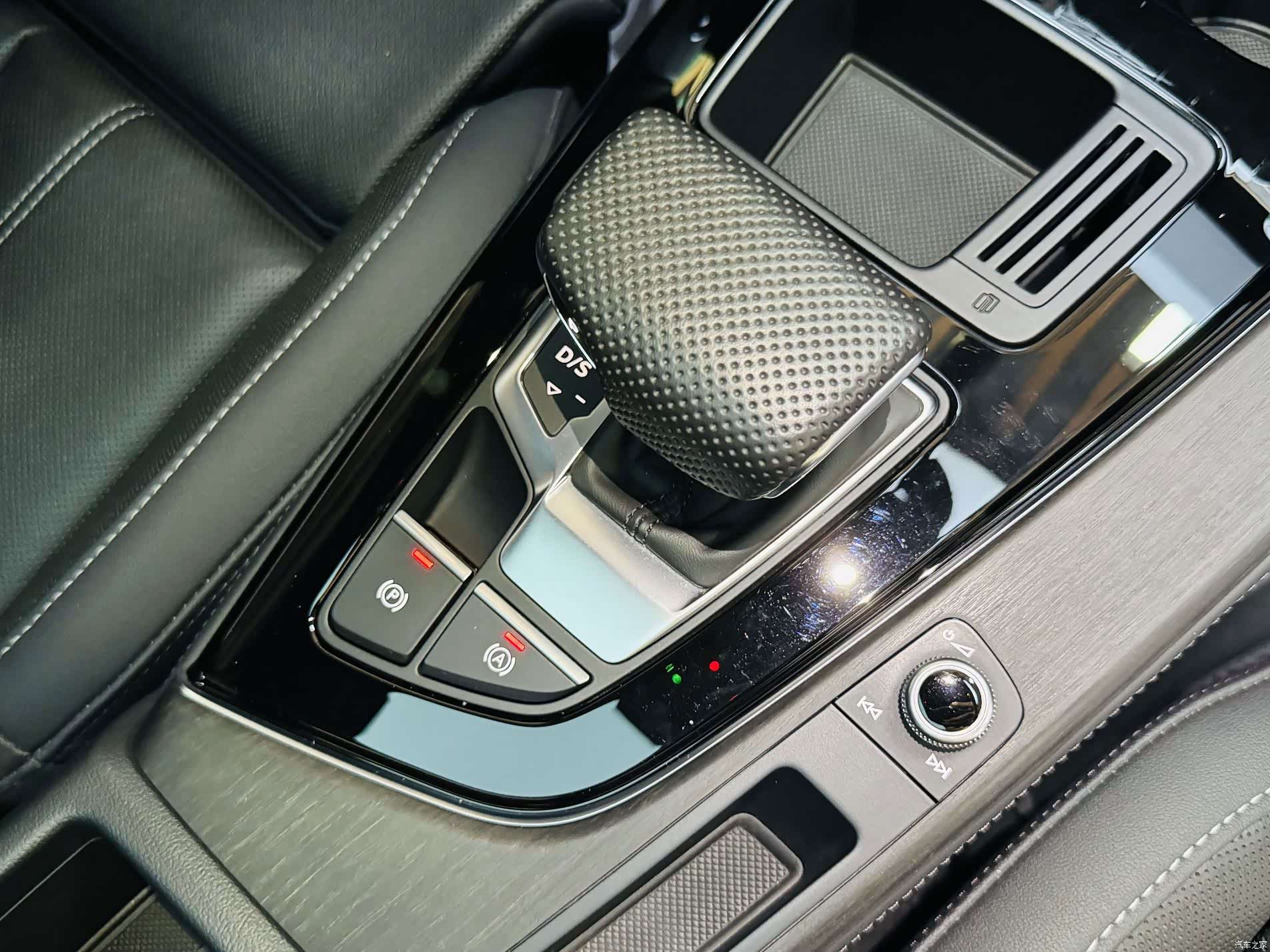 Audi A4L, 2024 10
