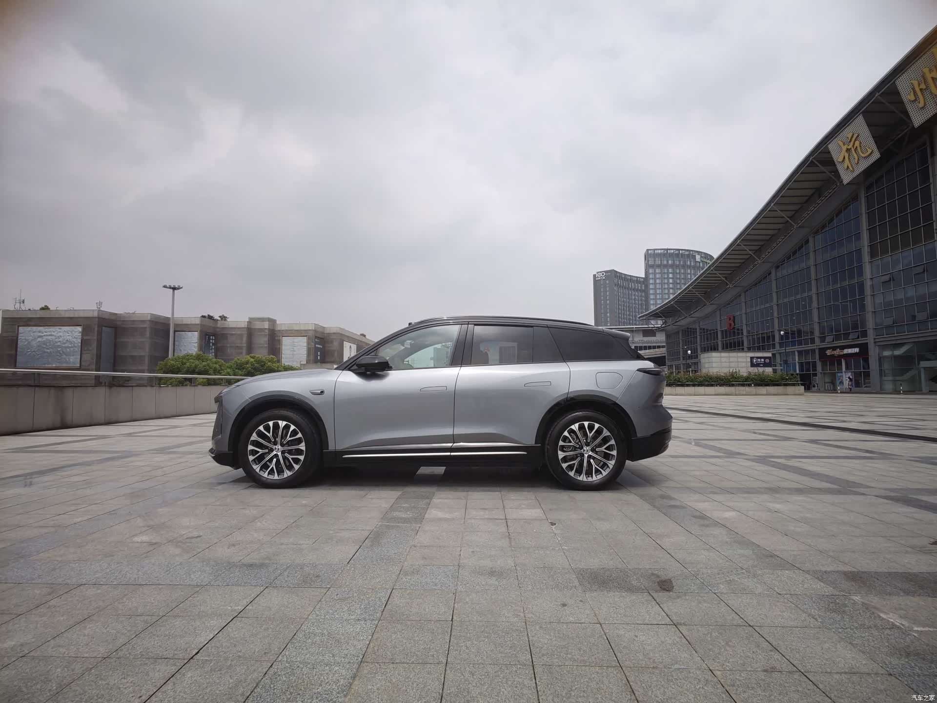 NIO ES6, 2025 8