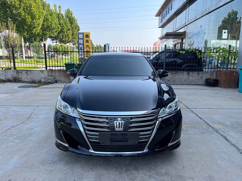 Toyota crown