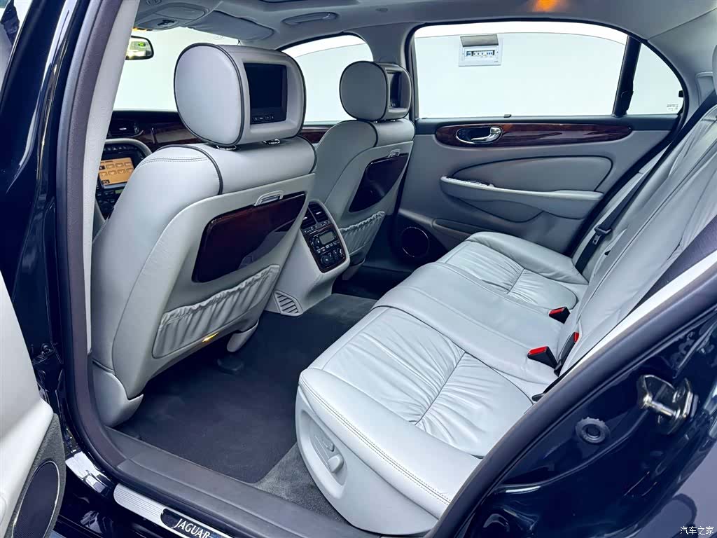 Jaguar XJ, 2009 26
