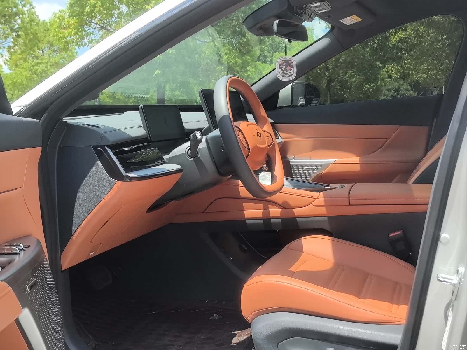 DongFeng eπ007, 2024 8