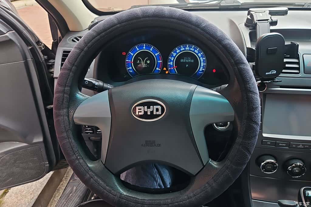 BYD L3, 2015 15