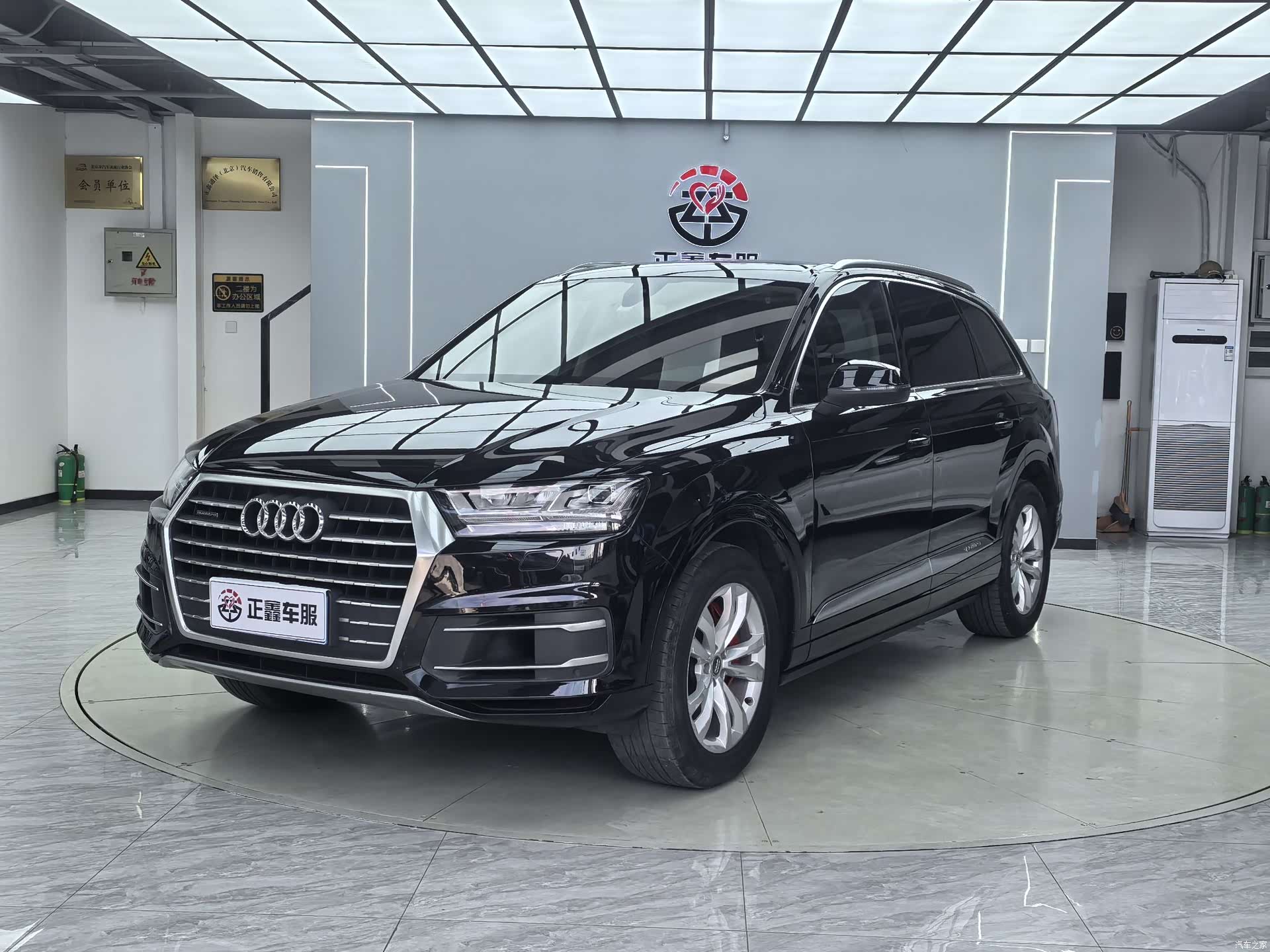 Audi Q7, 2016 1