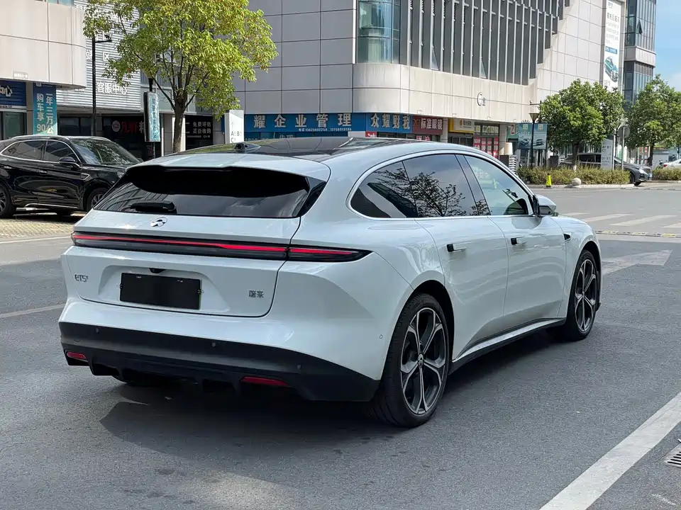 NIO ET5T