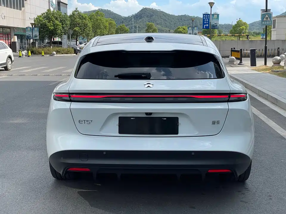 NIO ET5T