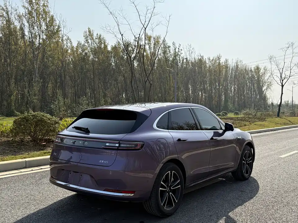 AITO Ask the world M5