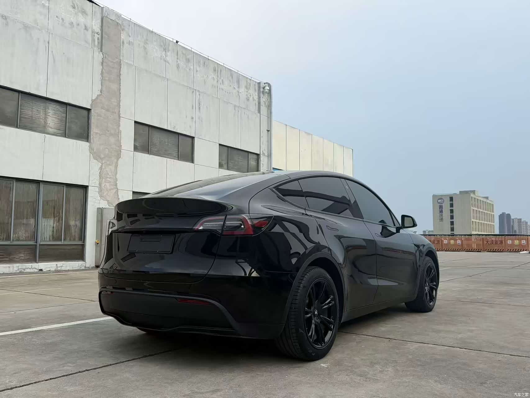 Tesla Model Y, 2023 9