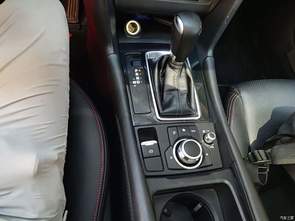 Mazda Mazda3, 2017 10