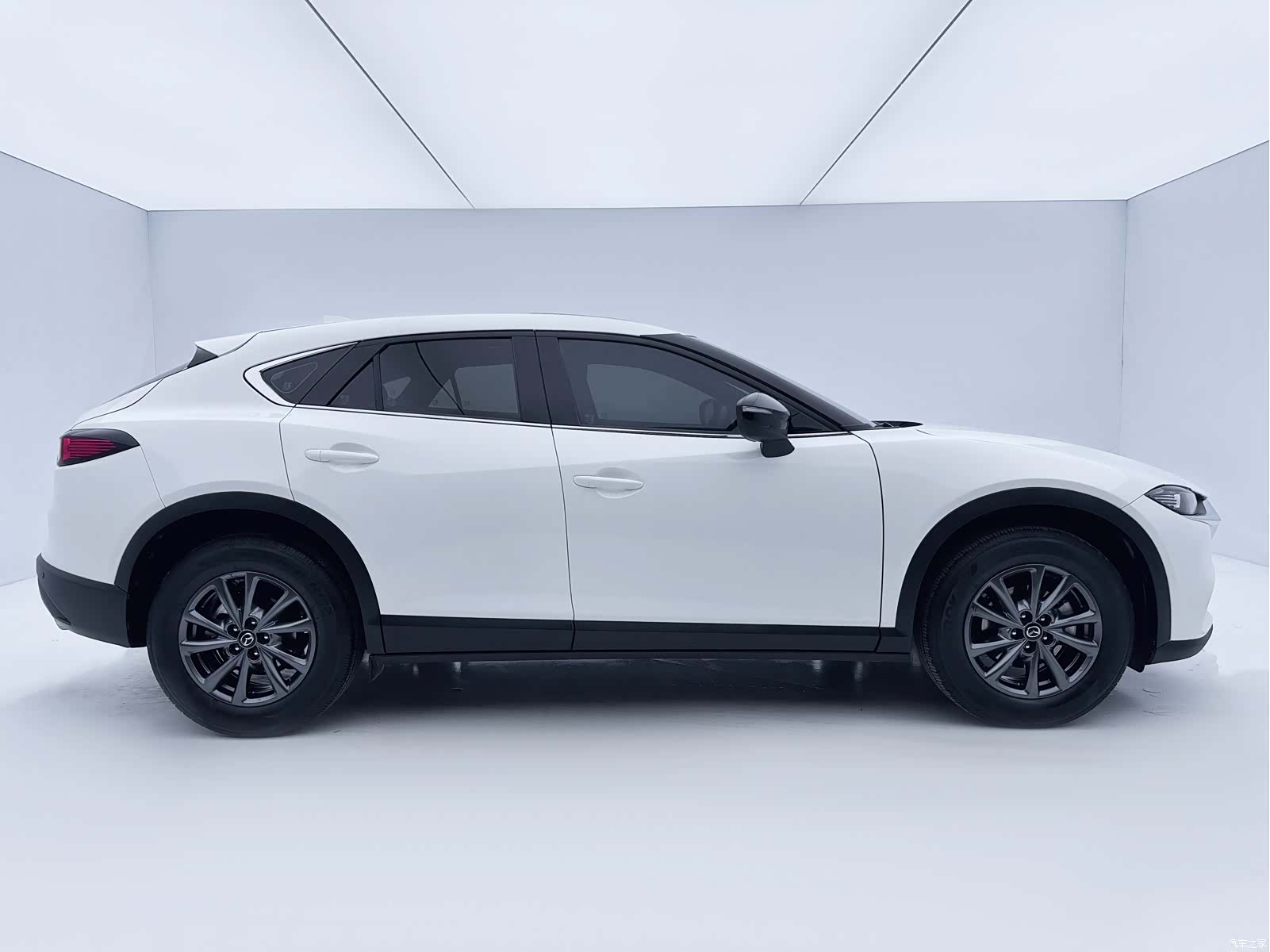 Mazda CX-4, 2023 8