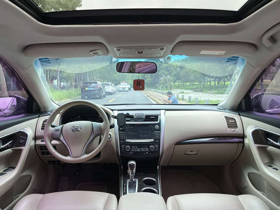 Nissan Teana