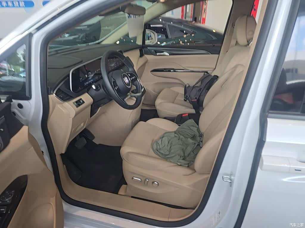 Buick GL8, 2025 22