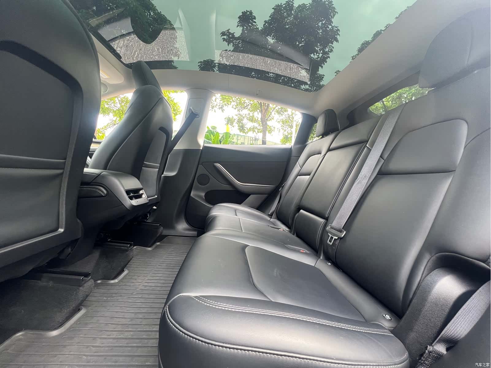 Tesla Model Y, 2023 6
