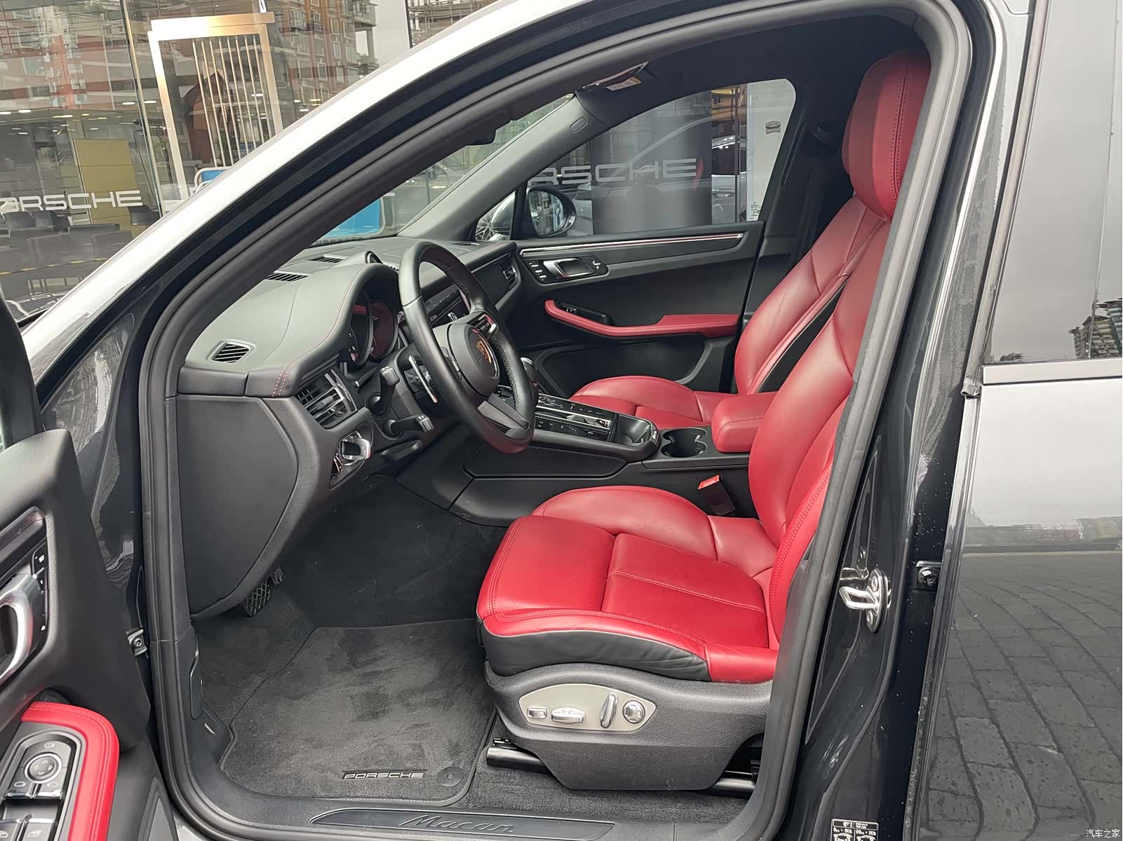 Porsche Macan, 2024 4