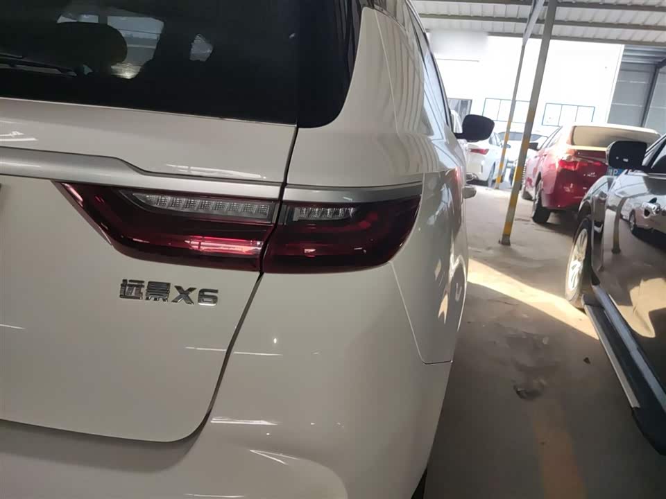Geely Vision X6