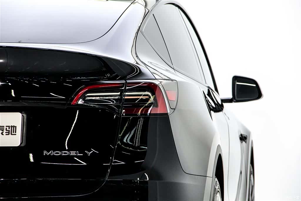 Tesla Model Y, 2024 9