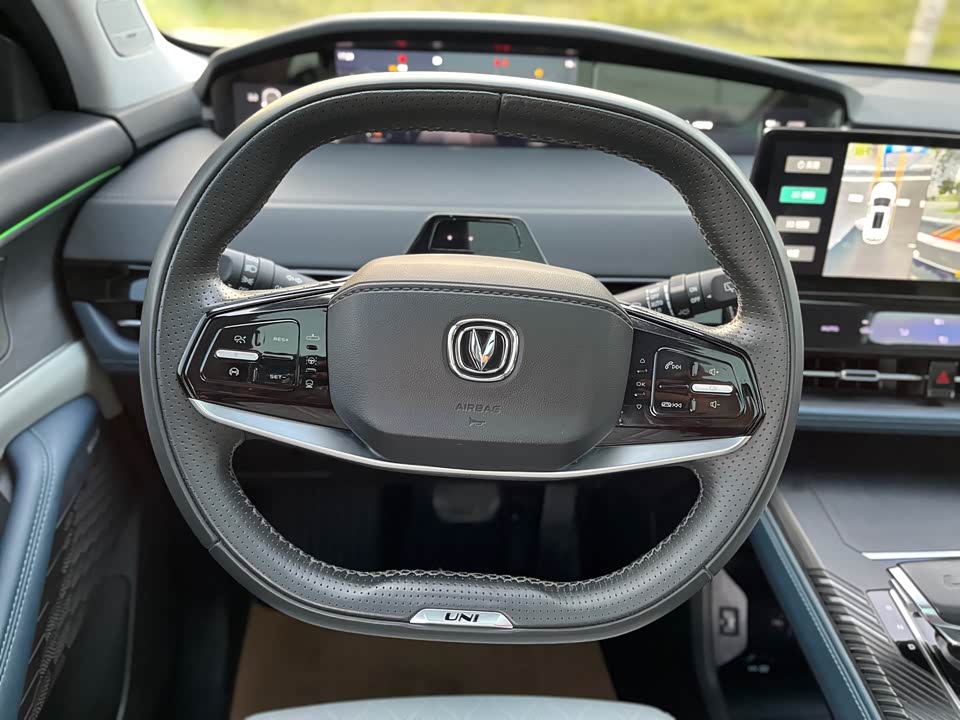 Changan UNI-K Smart iDD