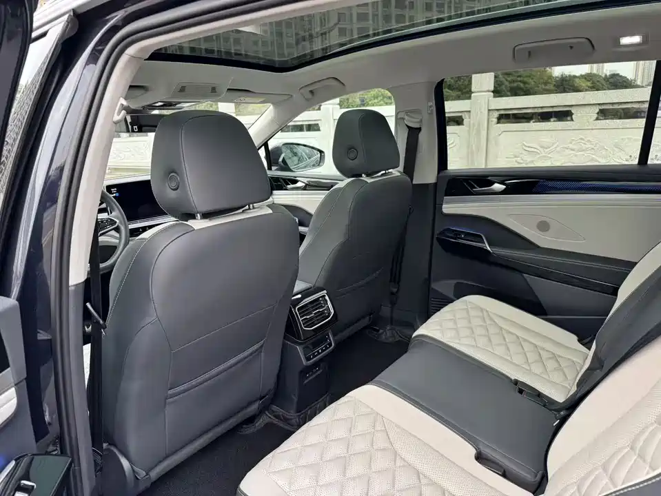 Volkswagen ID.6 CROZZ