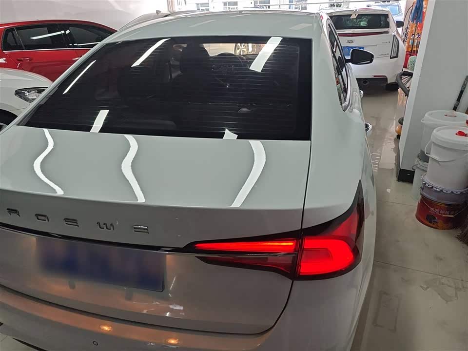 Roewe i5