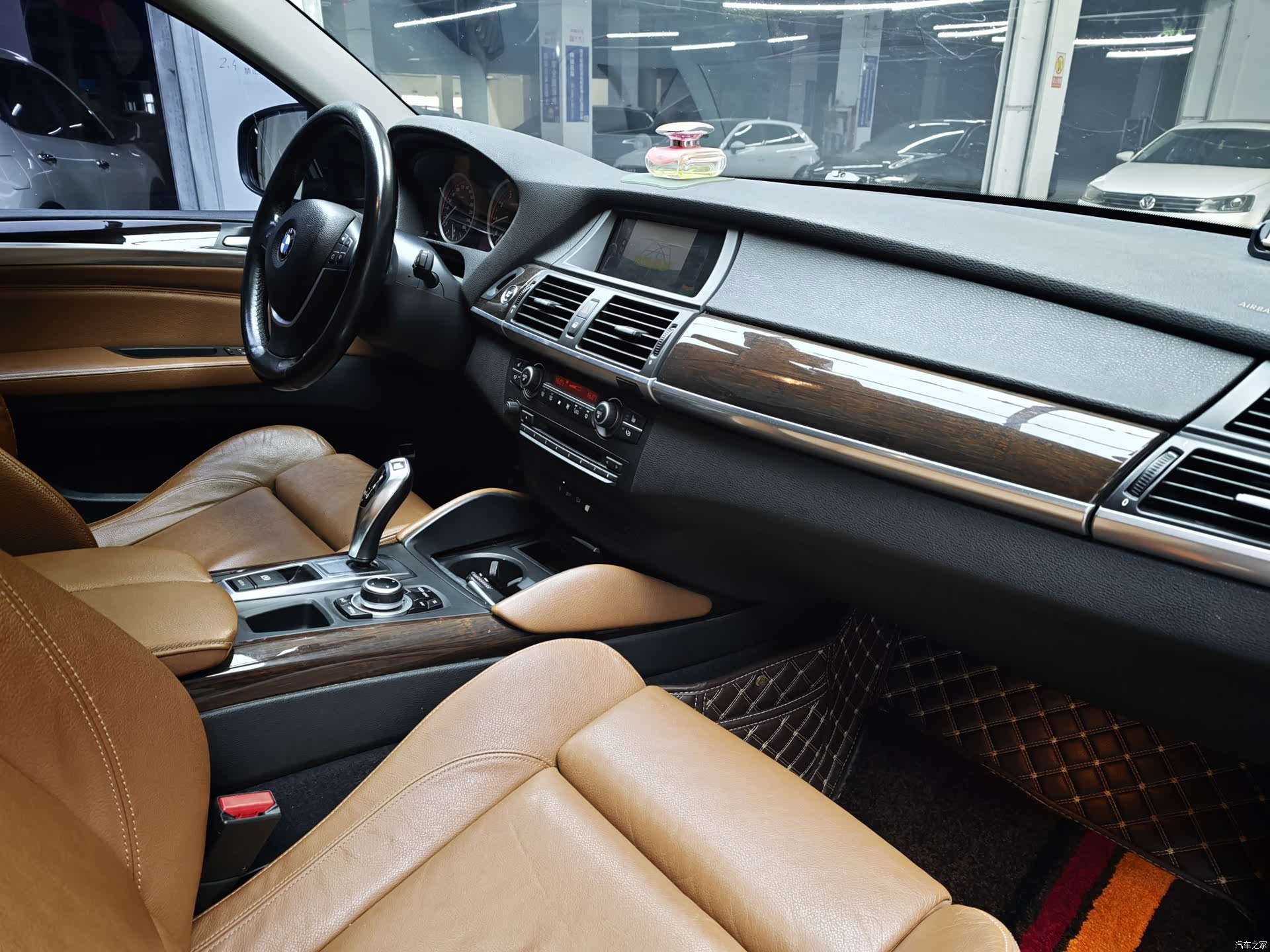 BMW X6, 2012 10