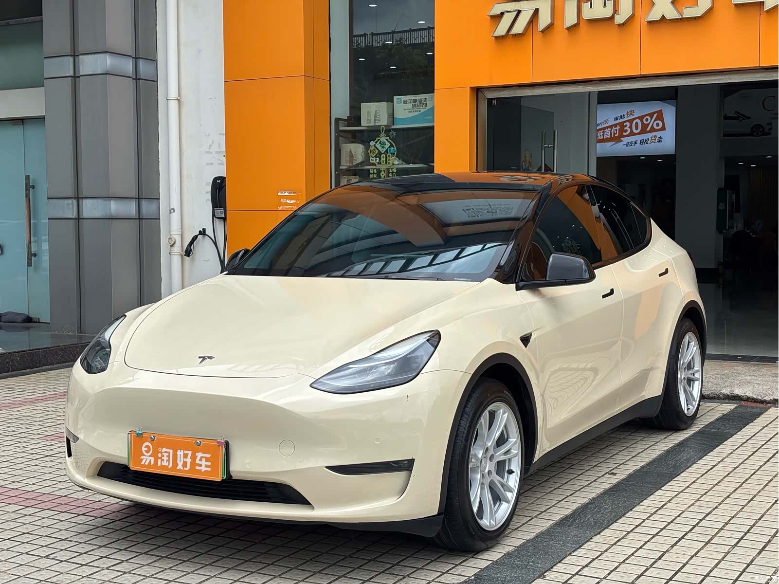 Tesla Model Y, 2021 4