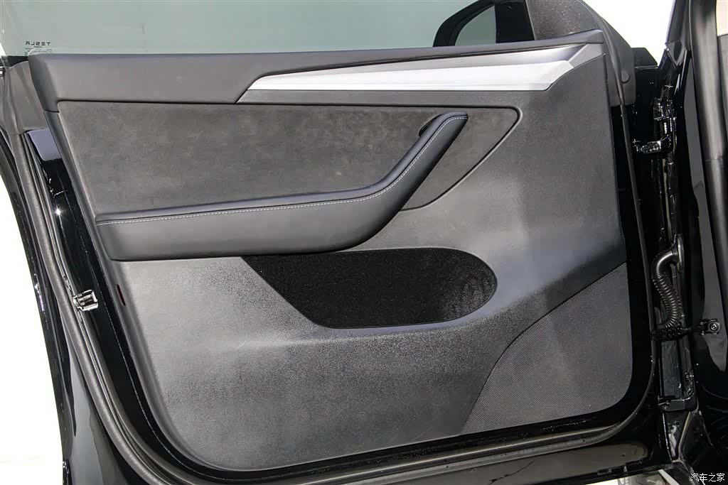 Tesla Model Y, 2024 18