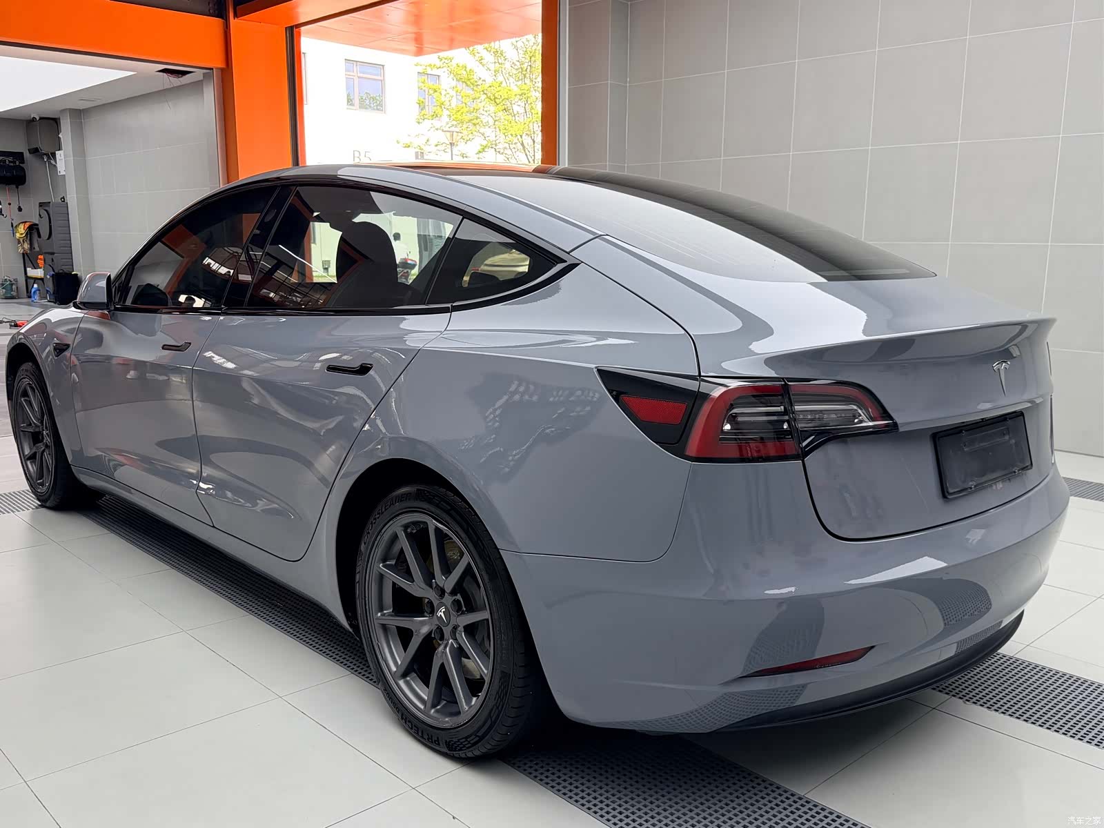 Tesla Model 3, 2020 4