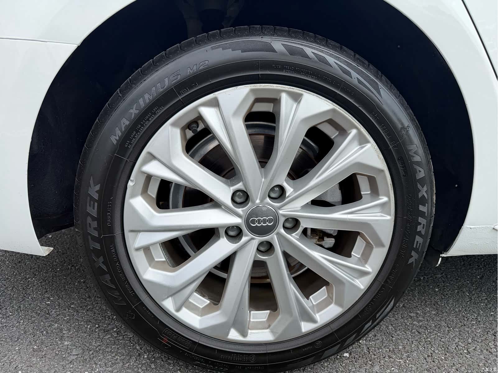 Audi A4L, 2019 13