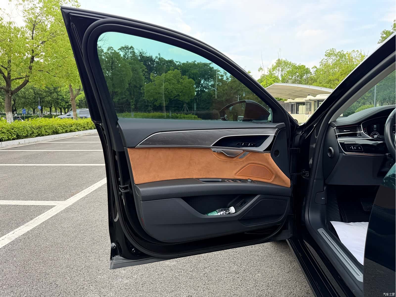 Audi A8L, 2021 32