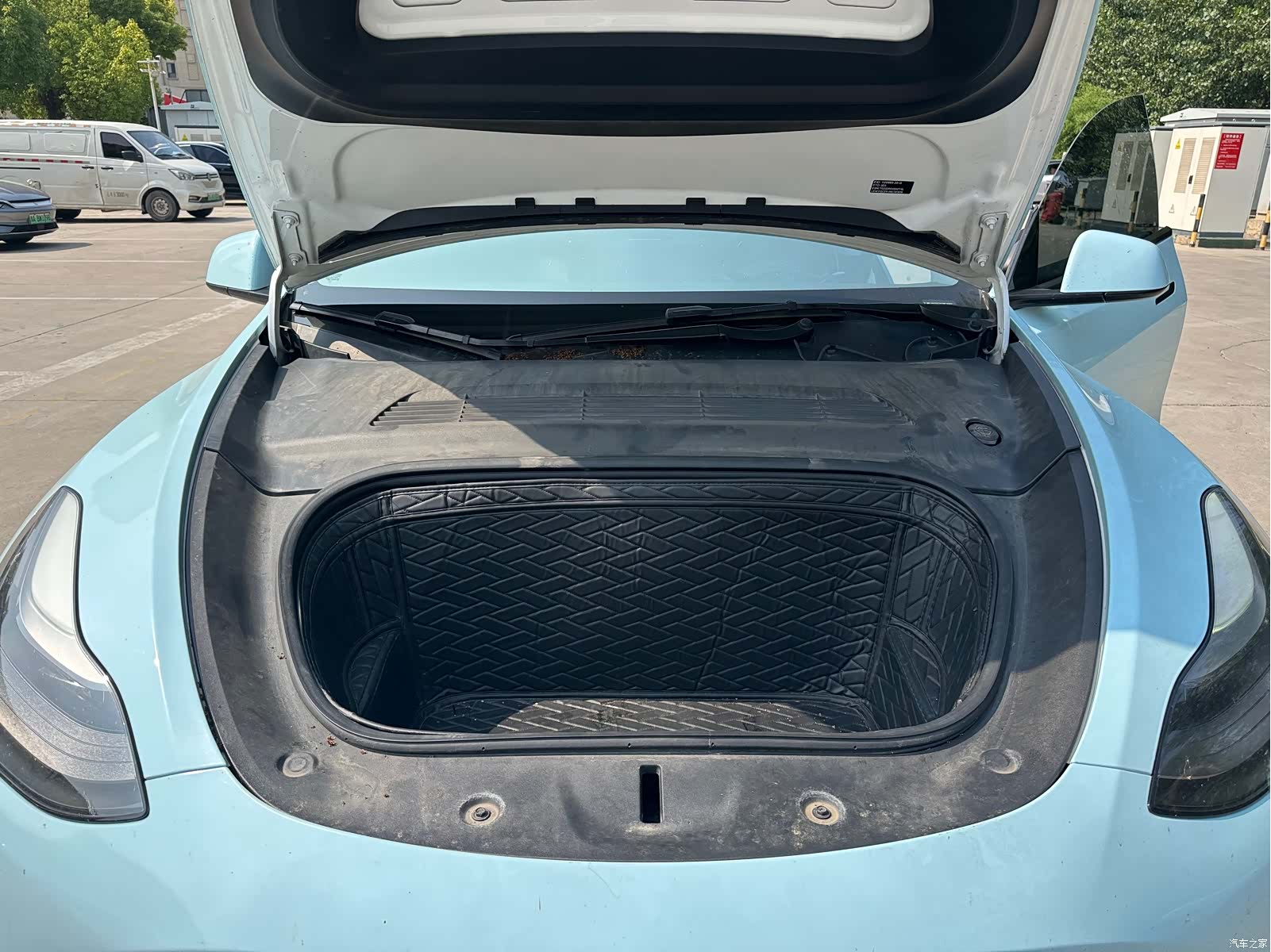 Tesla Model Y, 2022 19