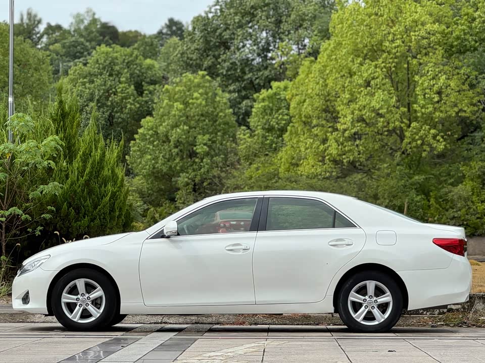 Toyota Reiz Toyota Reiz