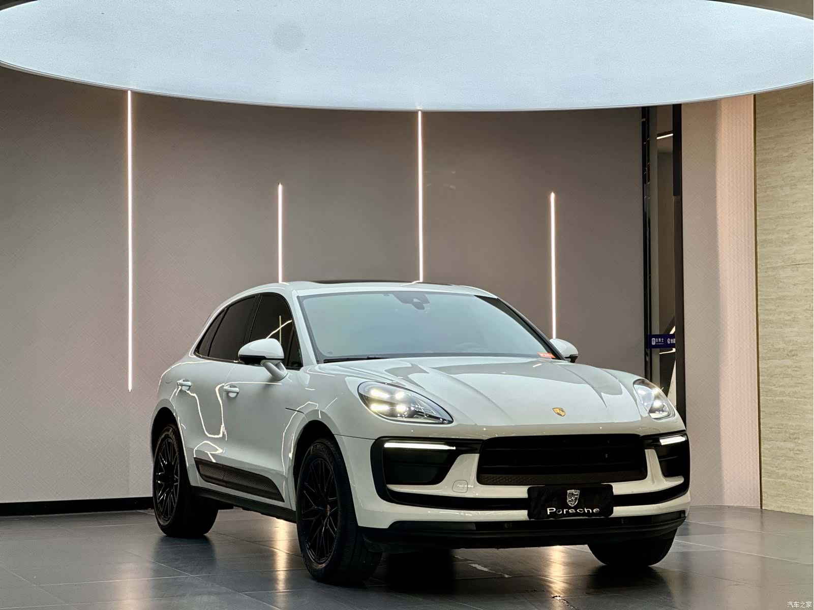 Porsche Macan, 2024 3
