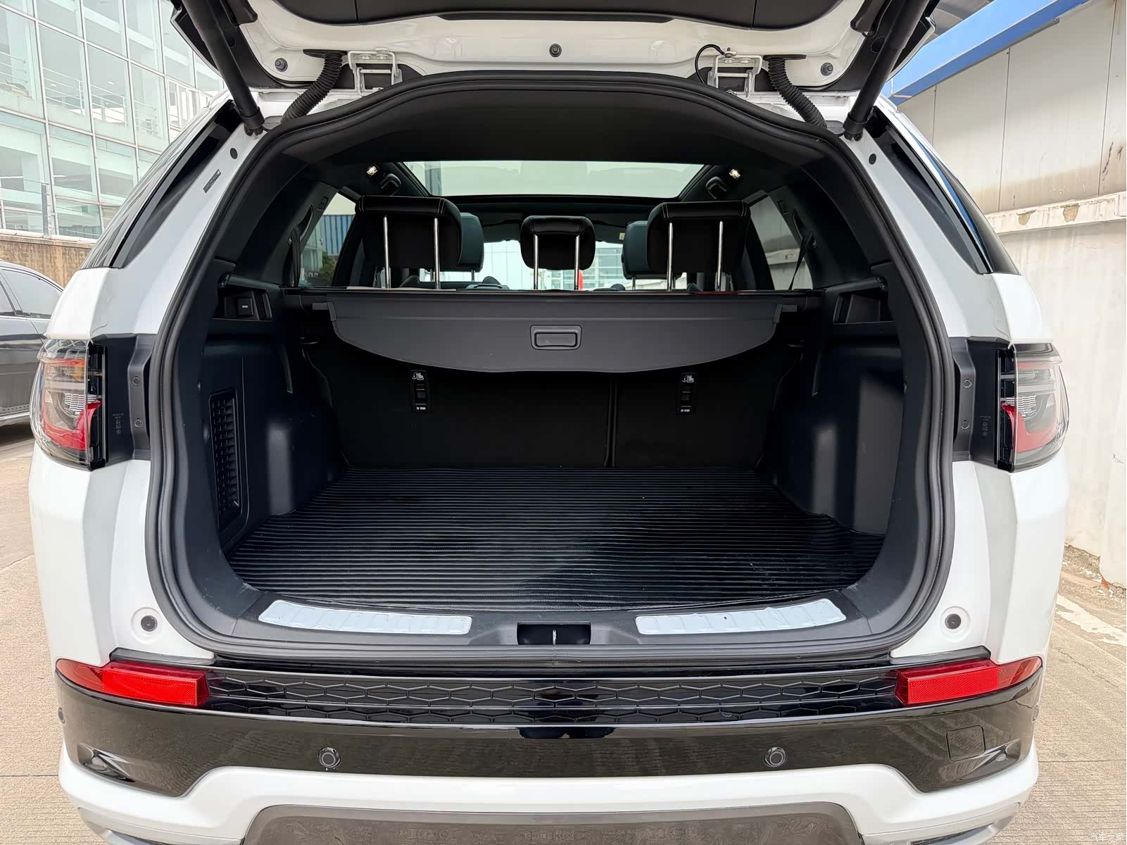 Land Rover Discovery, 2023 18