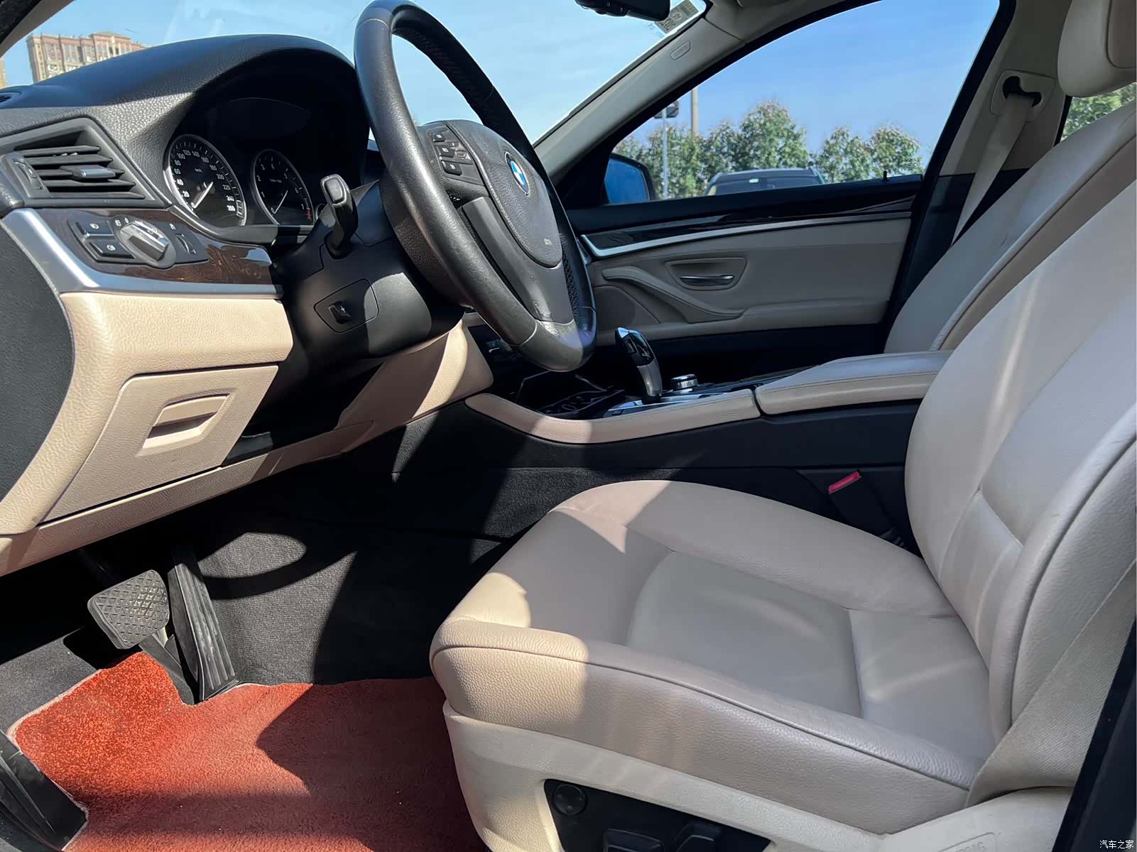 BMW 5 Series, 2012 9