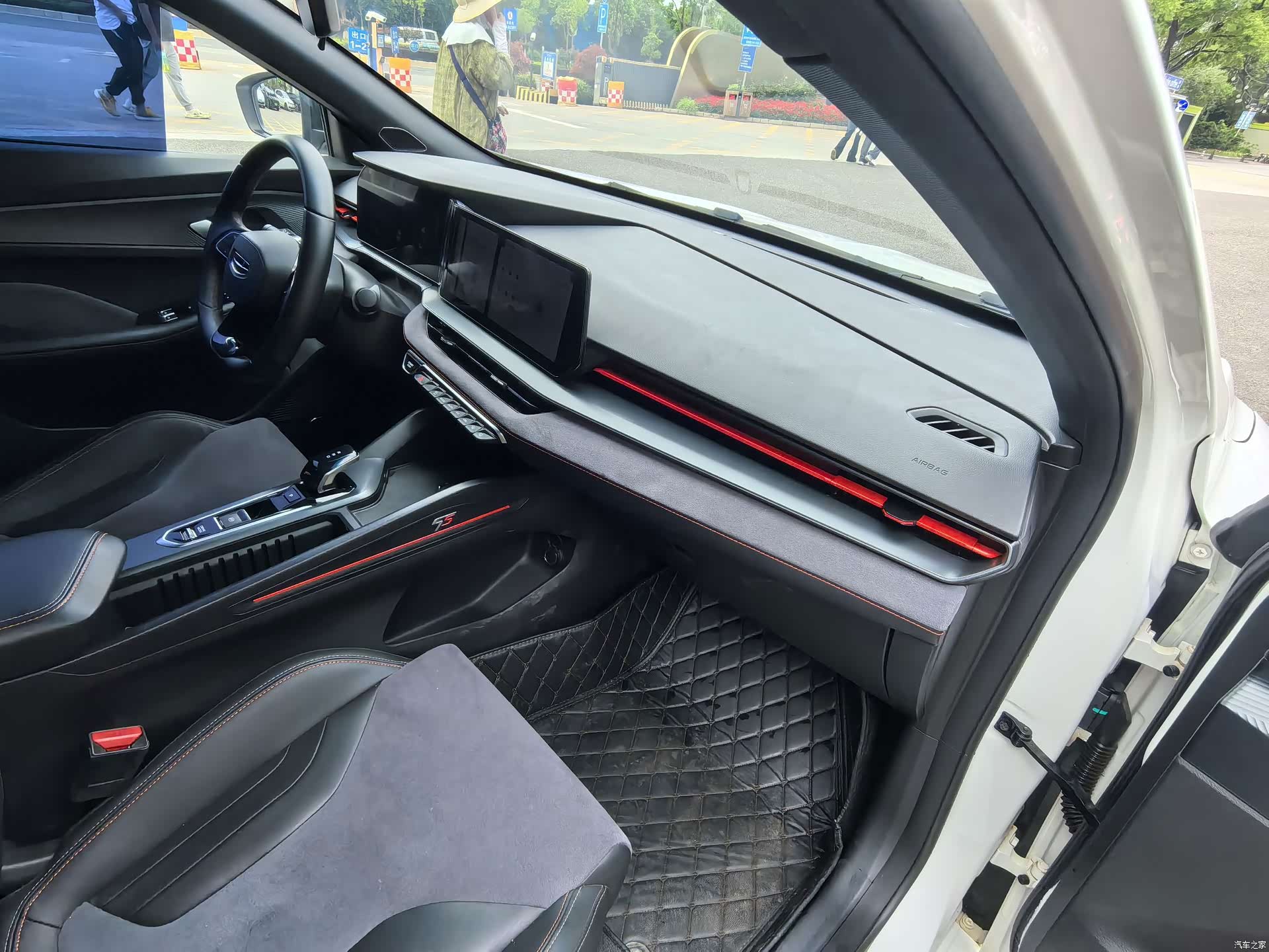 Geely Binray, 2023 14