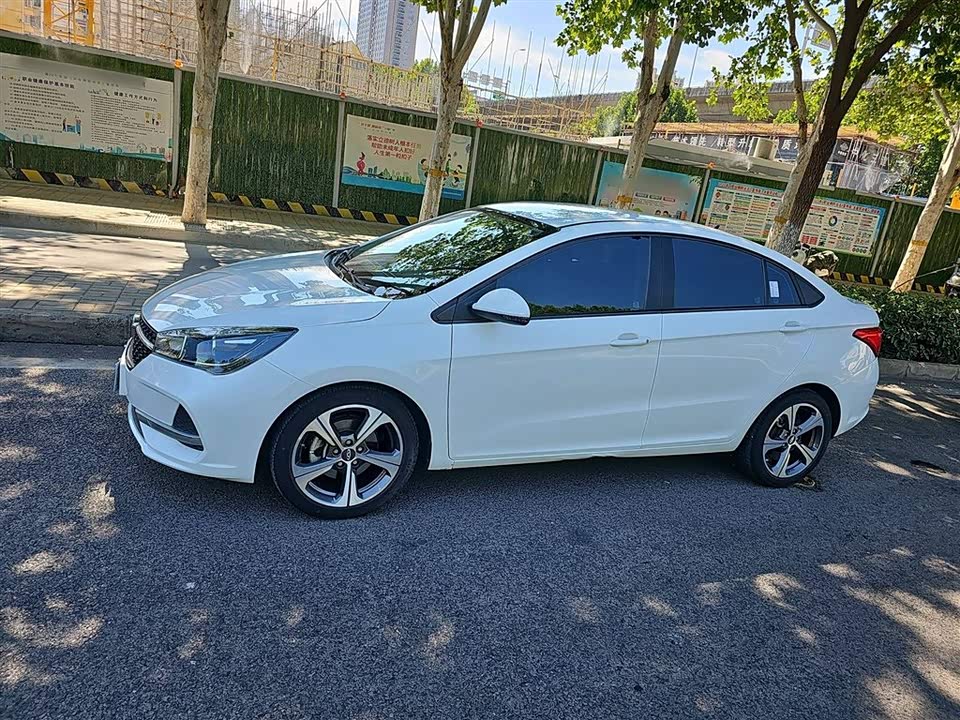 Chery Arrizo 5