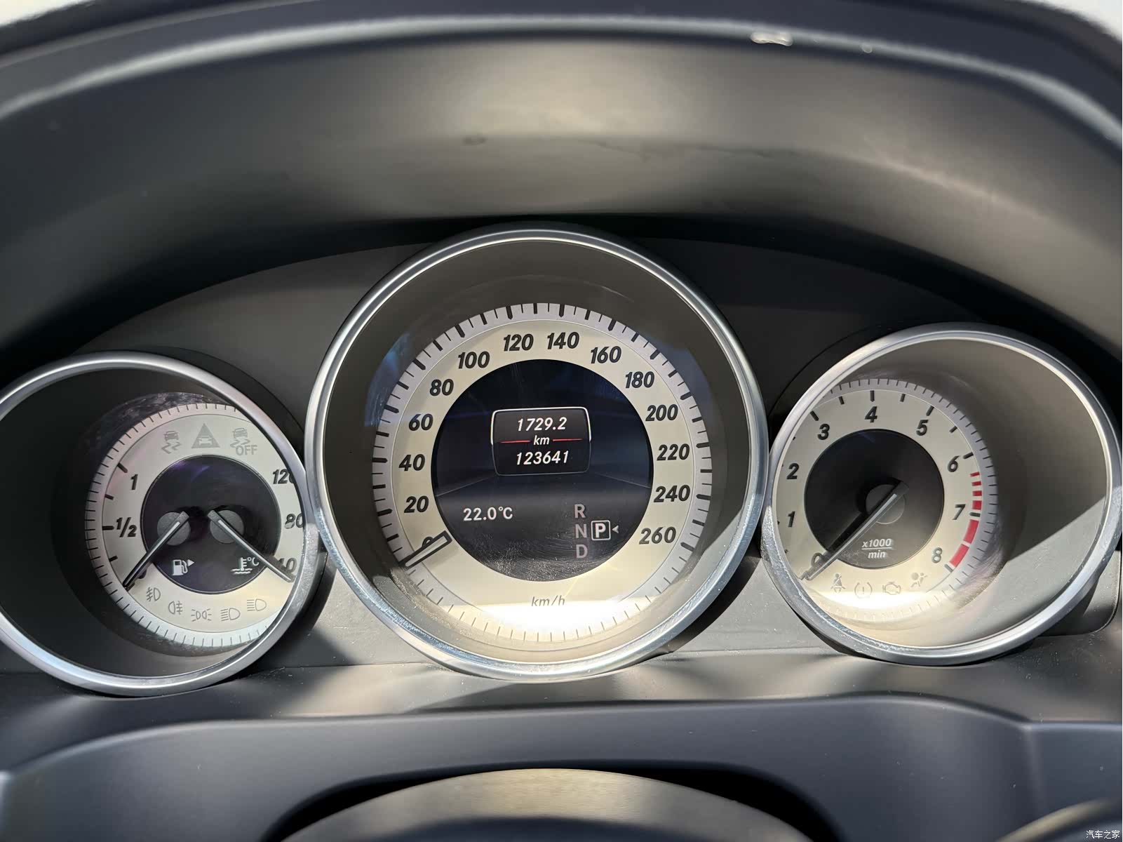 Mercedes-Benz E-Class, 2016 11