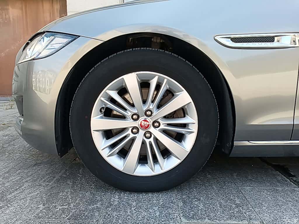 Land Rover XFL, 2017 23