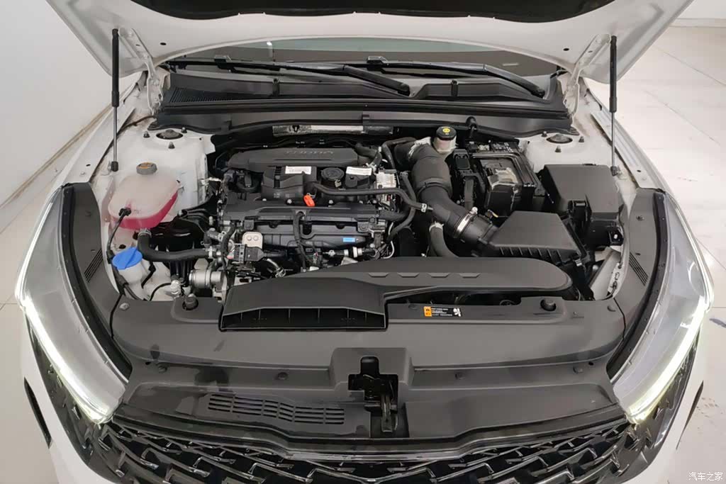 Kia K5, 2023 10