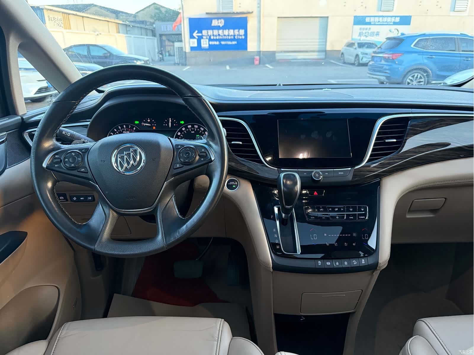 Buick GL8, 2017 15