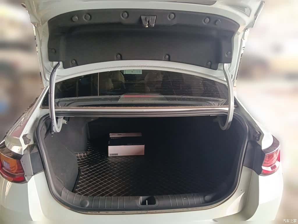 Geely Emgrand, 2024 16