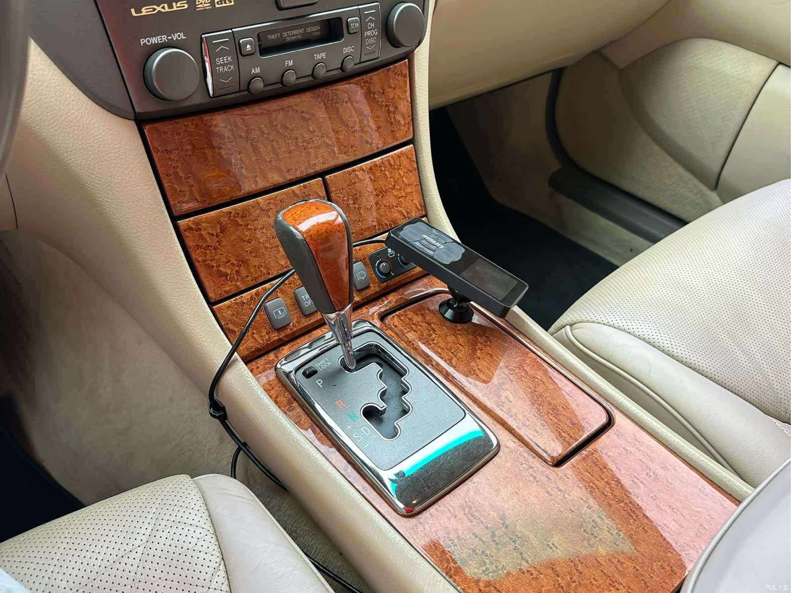 Lexus LS, 2005 16
