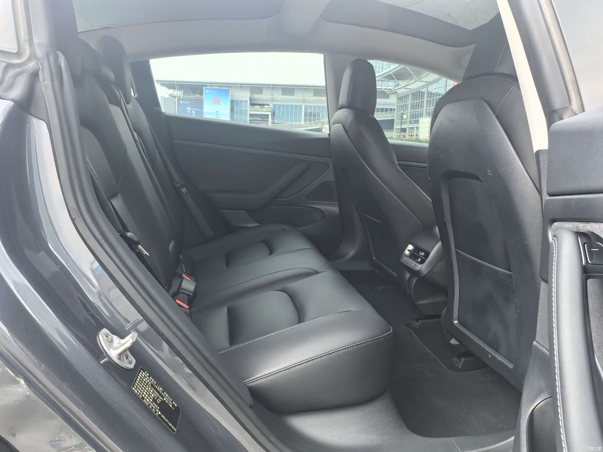 Tesla Model 3, 2020 14