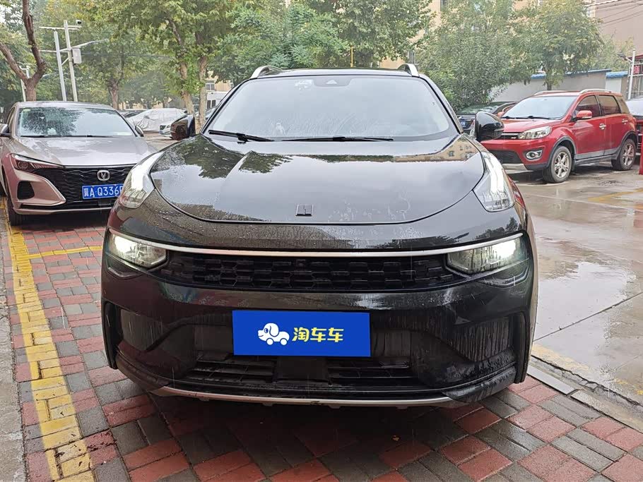 Lynk & Co 01