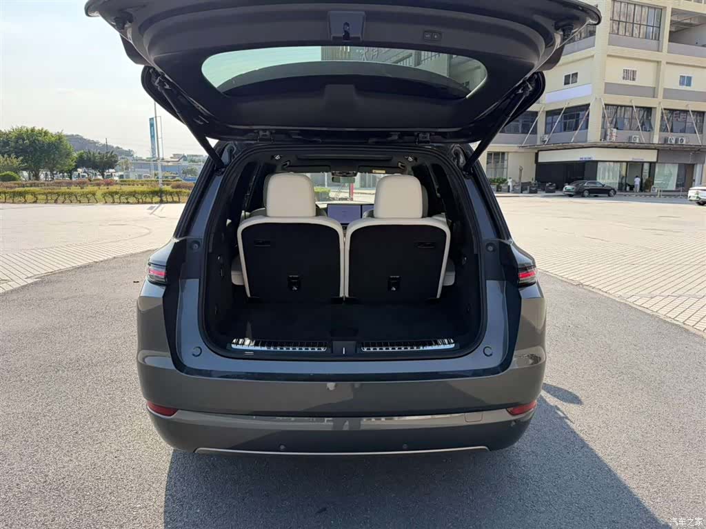 Li Auto L9, 2025 12