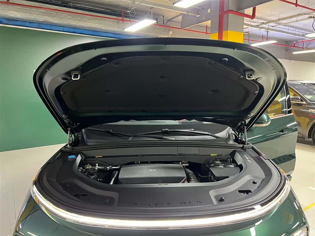 Li Auto L9, 2025 13